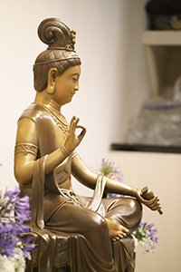 於農禪寺的早課與拜懺行